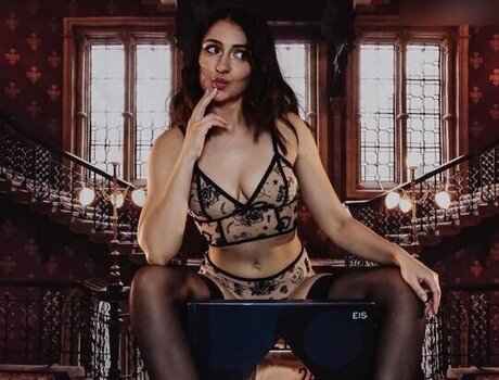 巨乳オナニーオンリーファンズ セックス 写真