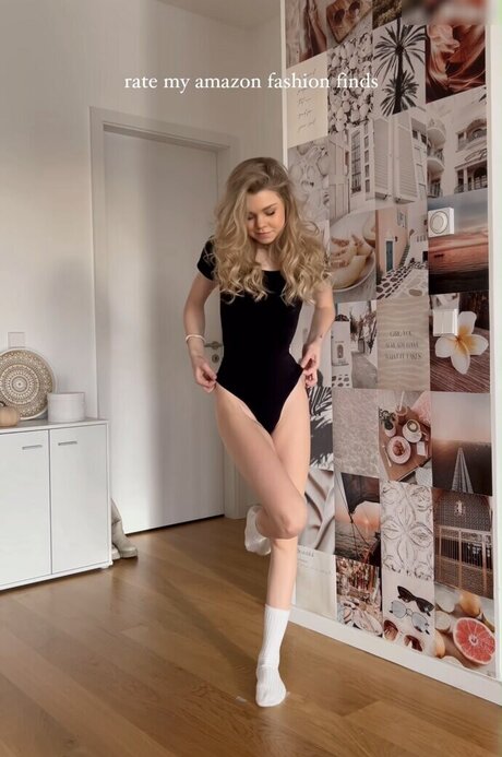 足の動画 オンリーファンズ 無料ポルノ 画像