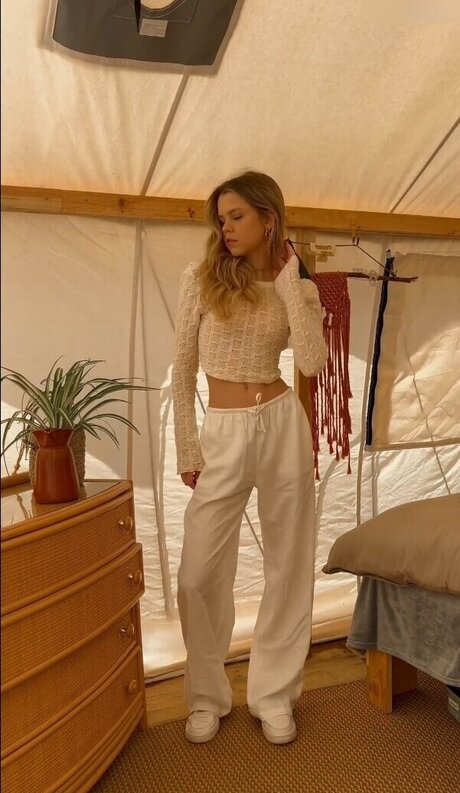 ジムのインフルエンサーオンリーファンズ ホットポルノ 写真