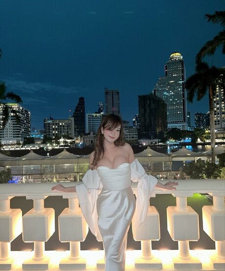 yogurtsita ヌードのポルノスター 画像