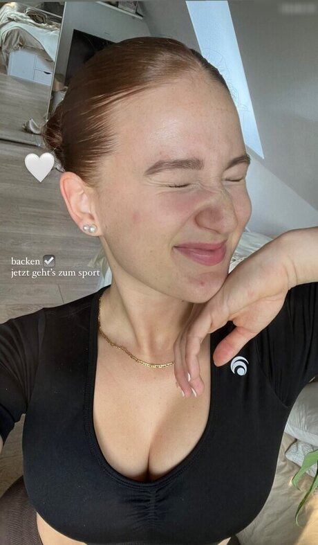 ニューハーフが男とセックスするオンリーファンズ ポルノ 写真