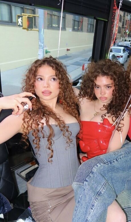 Demitra Kalogeras 無料モデル 写真