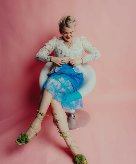 オンリーファンズを崇拝する ヌード 画像