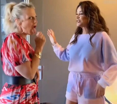 ティックトックスター オンリーファンズ セクシー ギャラリー