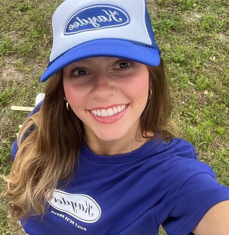 ぽっちゃりブロンドのオンリーファンズ トップ 画像