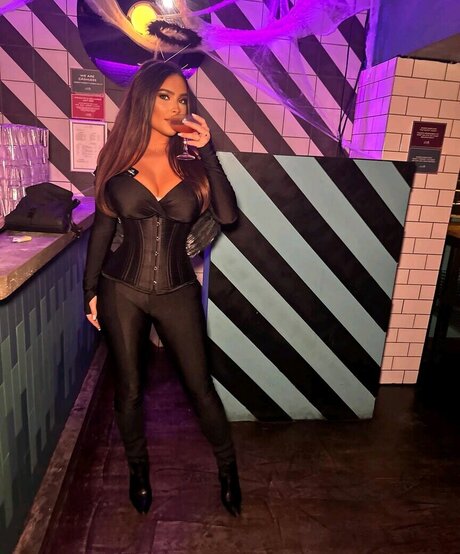 角質の女の子オンリーファンズ アート裸 写真