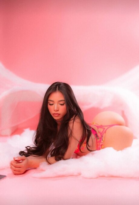 Alyssa Griffith 高品質モデル 写真