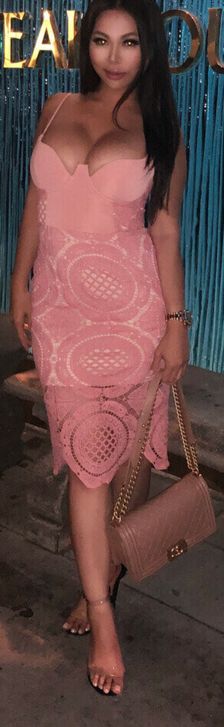 巨尻熟女オンリーファンズ アート裸 写真