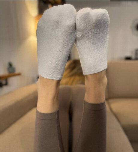 セクシーなブルネットのオンリーファンズ ポルノ 写真