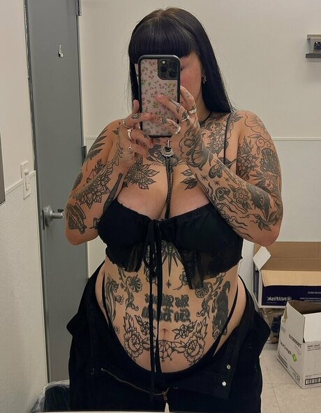 Venicecemetery ポルノモデル 画像