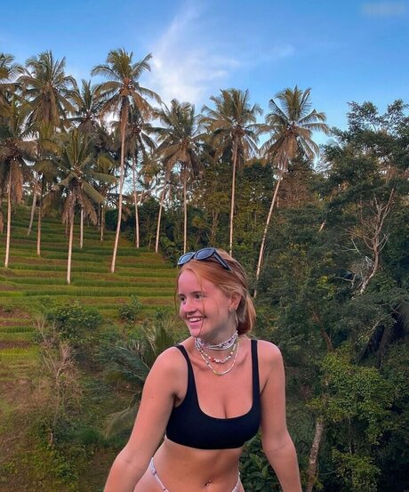 フィットネスプッシーオンリーファンズ ヌード 画像