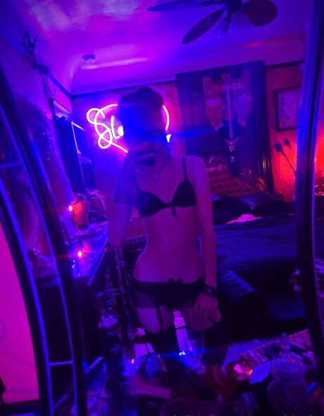 Moongirlevie ポルノスター 可愛い 写真