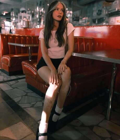 nadinebreaty トップスター 画像