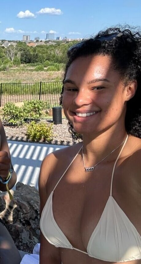 Satou Sabally ポルノモデル ギャラリー