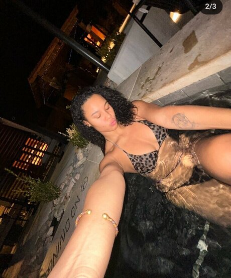 Satou Sabally ポルノスター パーフェクト 写真