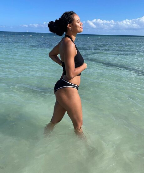 Satou Sabally セクシーなスター ギャラリー