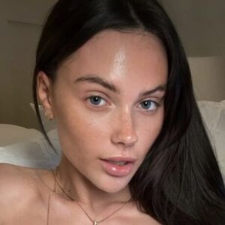 BRONT B 美しいポルノスター 写真