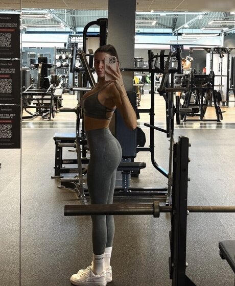 BBW ギルフ オンリーファンズ 可愛い 画像