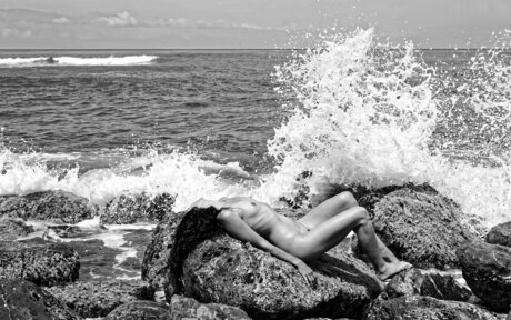 曲線美の女の子オンリーファンズ 無料ポルノ 写真