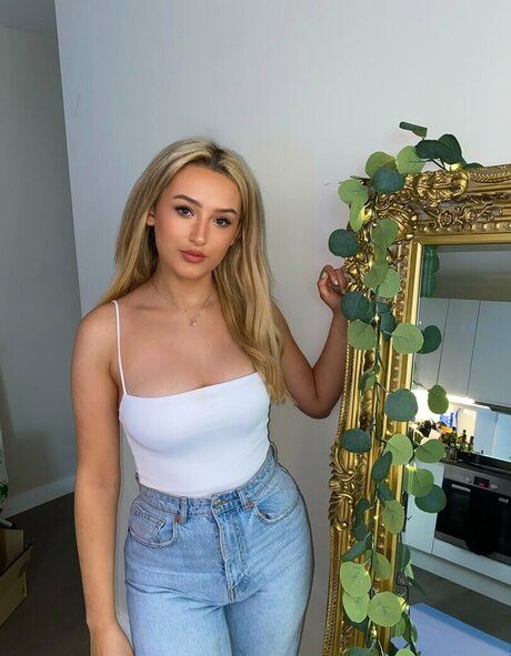 Kiera Bridget かわいいスター 写真