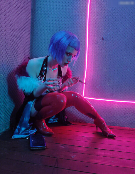 かわいいブロンドのオンリーファンズ アダルト 写真