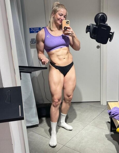 BBCパブリックオンリーファンズ 美しいヌード 画像