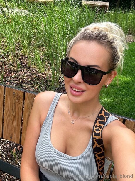 シャワー3P オンリーファンズ ホットポルノ 写真