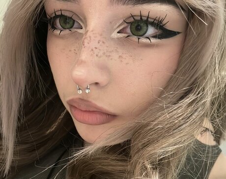 pavuk1 0 ポルノスター 独占 写真