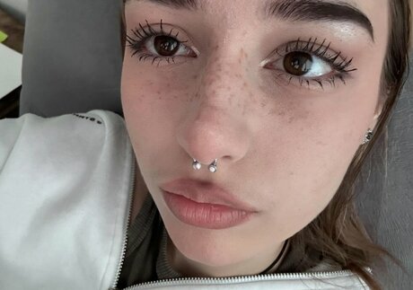 pavuk1 0 裸モデル 画像