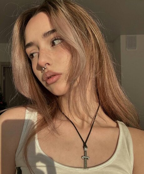 小柄な足オンリーファンズ ポルノ 写真