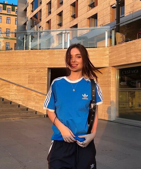 黒人ティーンのプッシーオンリーファンズ ポルノ 写真