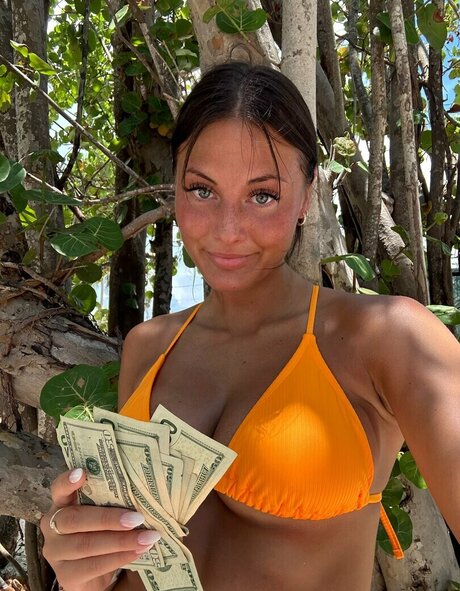 Kylie Mogen ホットなスター ギャラリー