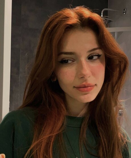 ebrarkrbkn エロティックなポルノスター ギャラリー