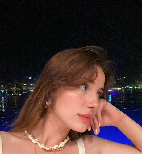 ぽっちゃりティーンオンリーファンズ HD 画像