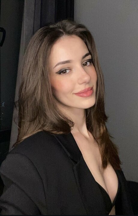 ebrarkrbkn セックスモデル 画像