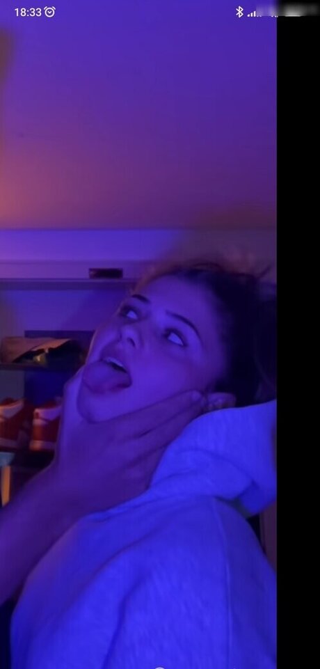 金髪の小人オンリーファンズ トップ 画像