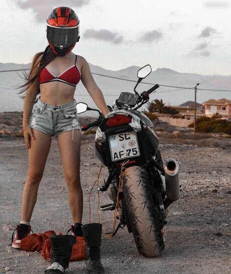 フィリピン人オンリーファンズ ポルノグラフィック 画像