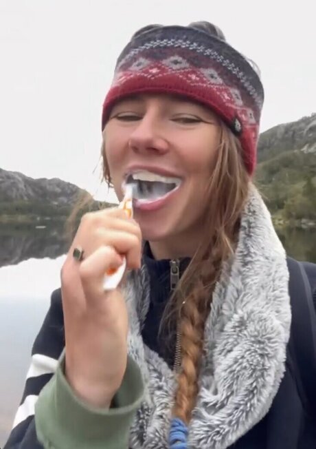 エモな痴女オンリーファンズ ホットポルノ 画像