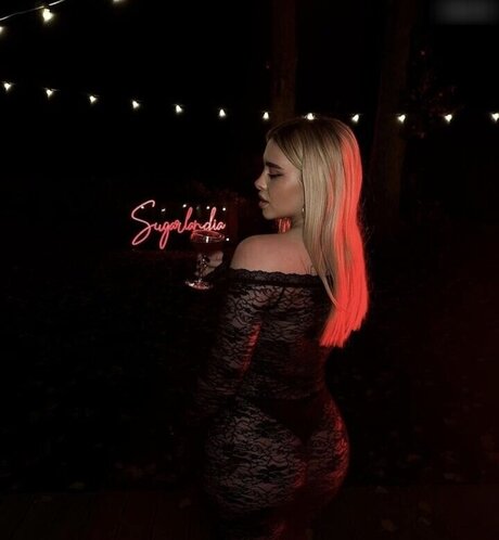 尖ったおっぱいオンリーファンズ 素敵 画像