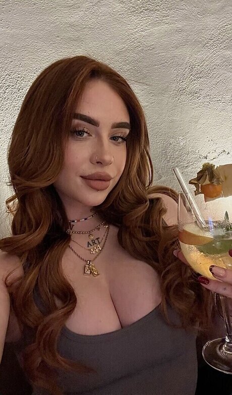 Tガールオンリーファン セクシー裸 画像