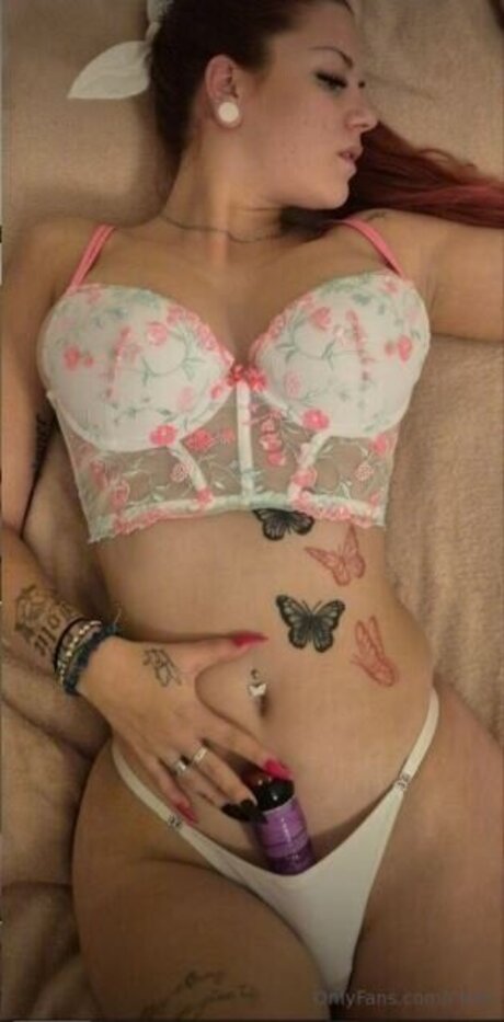 お尻を広げるオンリーファンズ xxx 写真