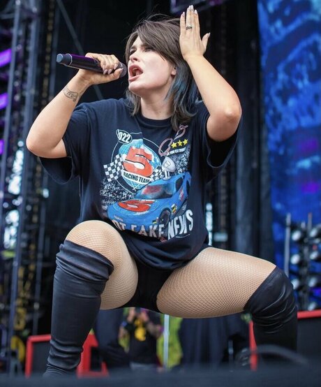 Courtney LaPlante 写真集