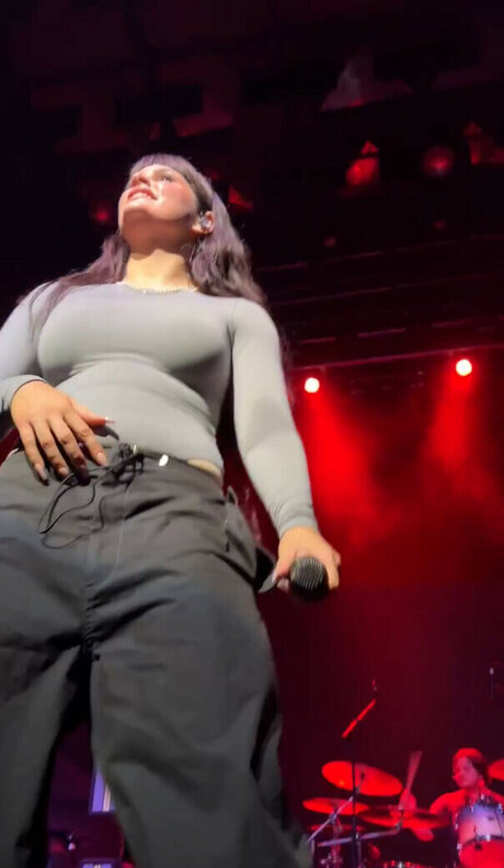 Courtney LaPlante ヌードモデル ギャラリー