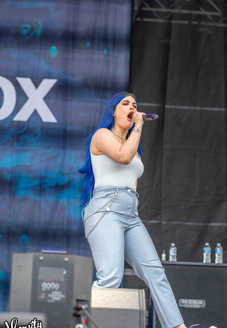 Courtney LaPlante セクシーモデル ギャラリー