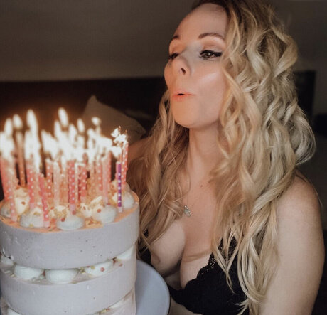 Jacqueline Sparrow 完璧なスター 写真