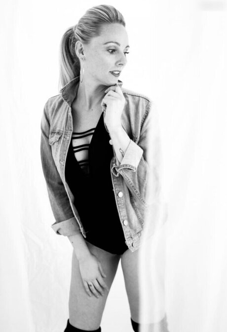 Jacqueline Sparrow 完璧なスター ギャラリー