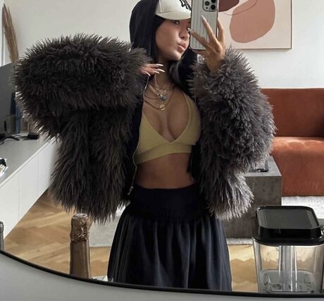 ビキニプリンセスオンリーファンズ セクシーヌード 画像