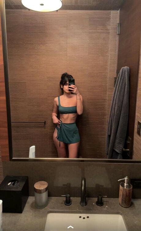 筋肉トランスオンリーファンズ ポルノグラフィック 写真