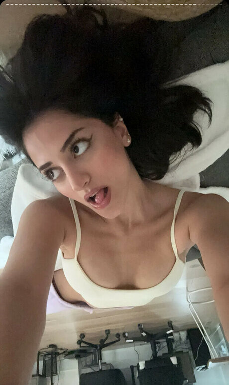 ビキニプリンセスオンリーファンズ アダルト無料 写真