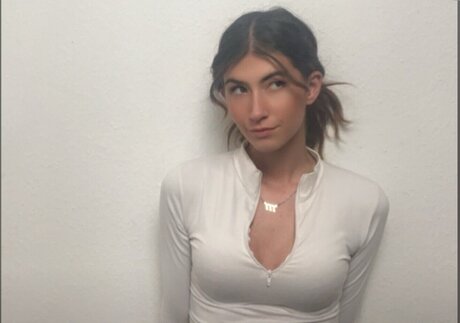 お尻を広げるオンリーファンズ 無料裸 アーカイブ